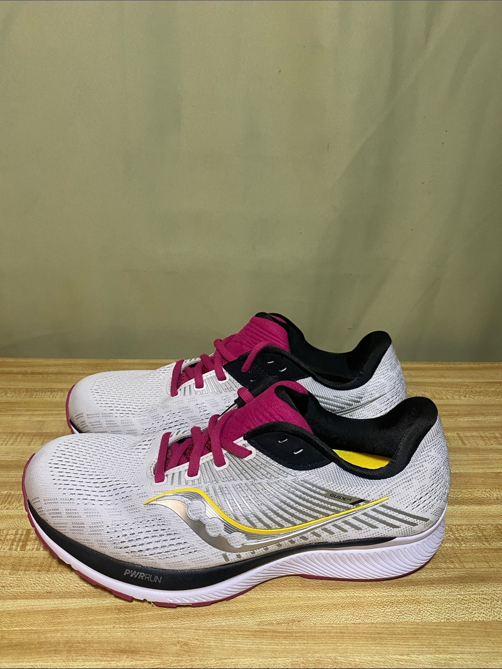 Saucony Guide 14 Wide Running Training Sneakers Alloy Grey Women’s Size 10W